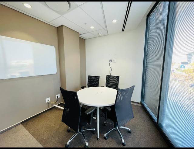 2,940M² OFFICE TO LET IN WATERFALL